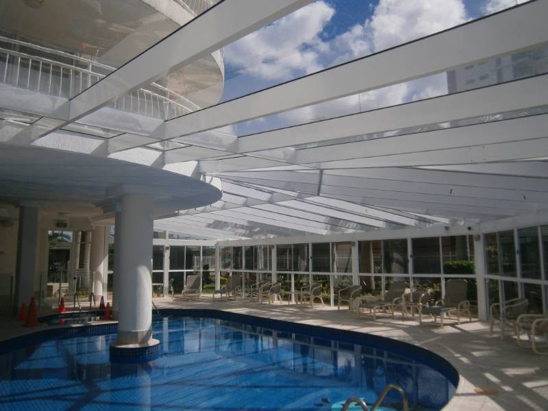 Why Polycarbonate Is Better Than Glass — Plastic Solutions